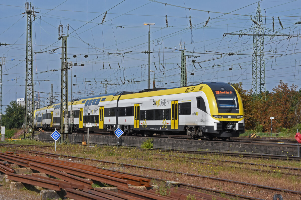 Siemens Desiro 1462 506-5 fährt beim badischen Bahnhof ein. Die Aufnahme stammt vom 22.09.2021.