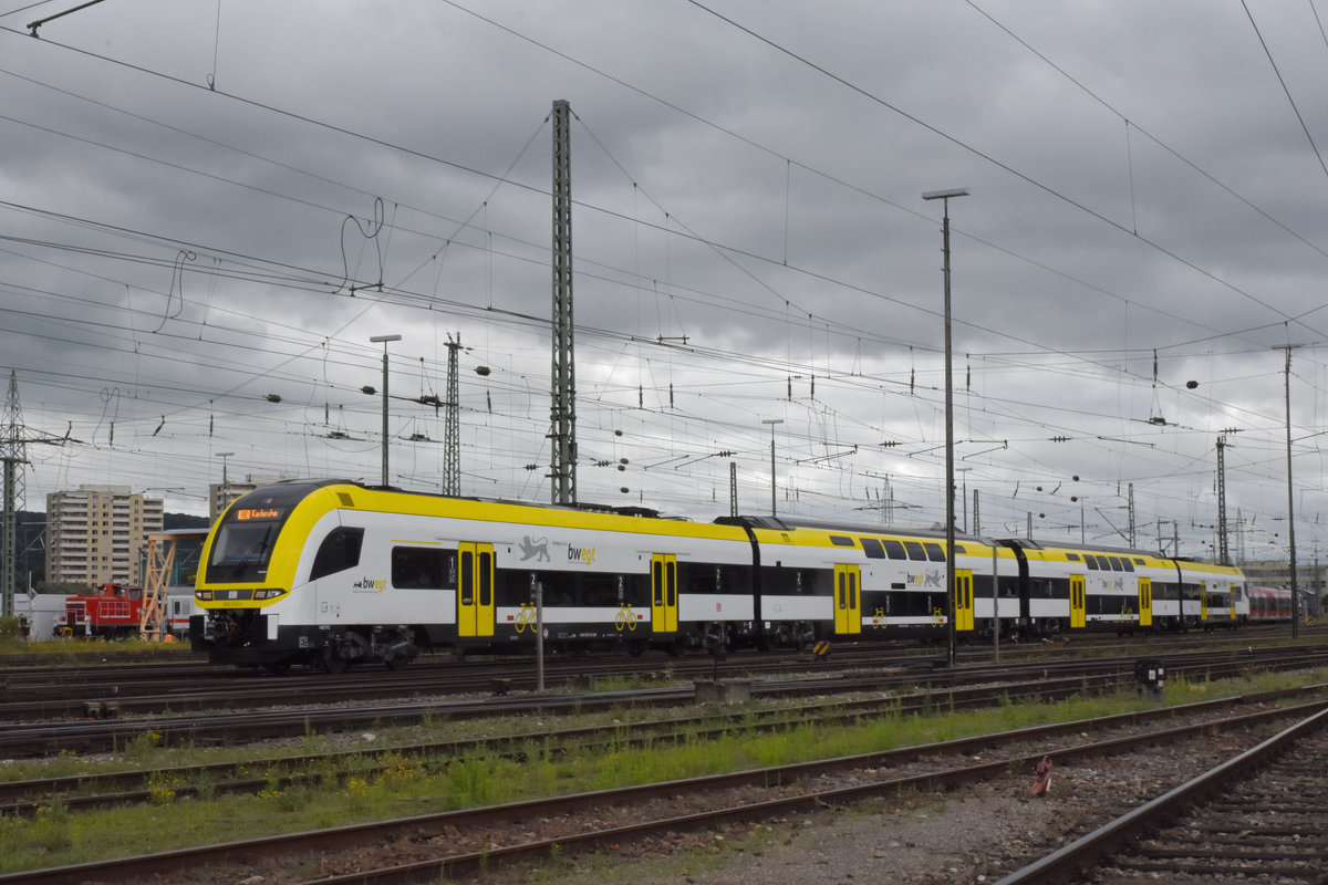 Siemens Desiro 1462 512-3 fährt beim badischen Bahnhof ein. Die Aufnahme stammt vom 02.07.2020.