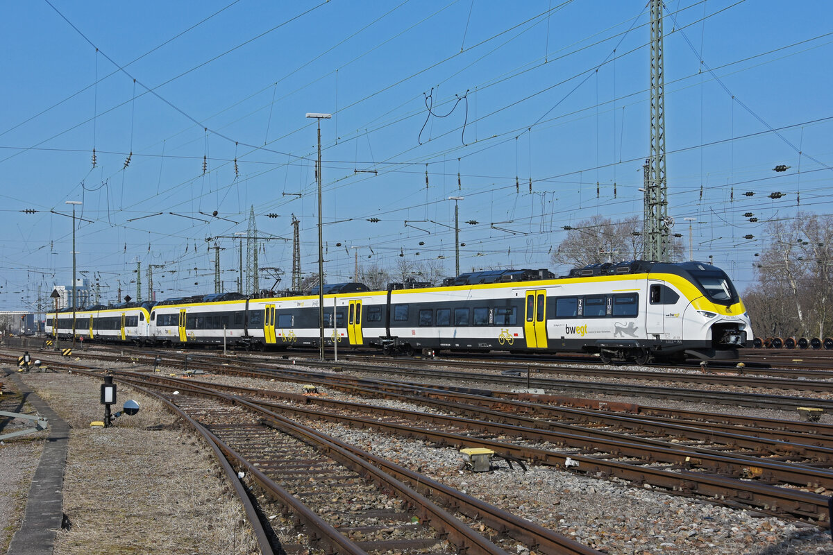 Siemens Mireo 463 508-2 fährt beim badischen Bahnhof ein. Die Aufnahme stammt vom 09.03.2022.