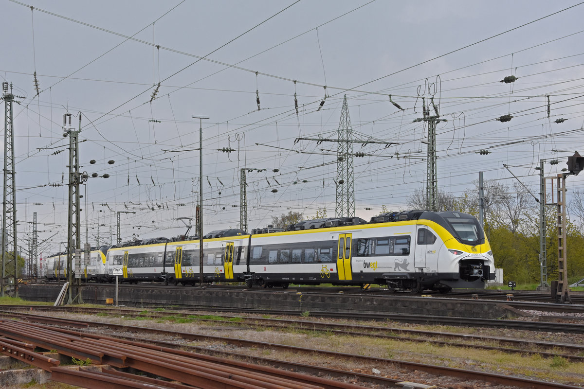 Siemens Mireo 463 522-3 verlässt den badischen Bahnhof. Die Aufnahme stammt vom 13.04.2021.