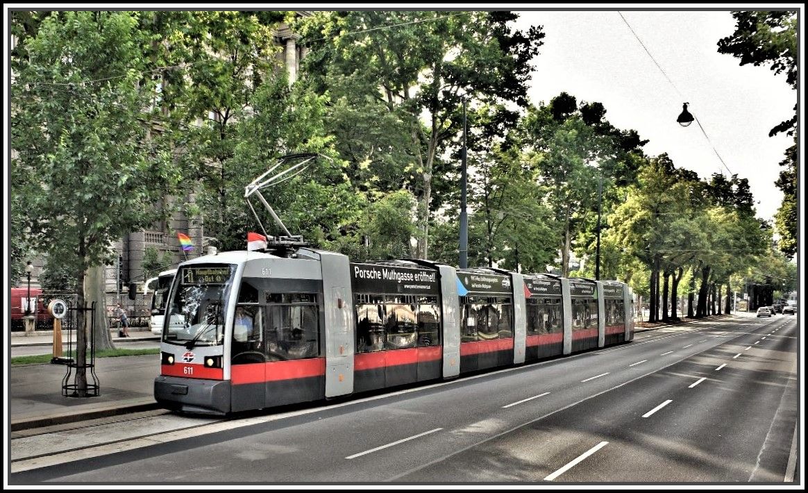 Siemens ULF Strassenbahn in Wien. (08.06.2018)