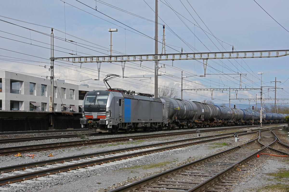 Siemens Vectron 193 145-0 durchf�hrt am 10.03.2026 den Bahnhof Kaiseraugst.