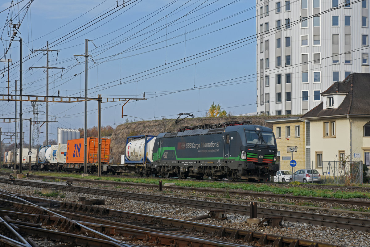 Siemens Vectron 193 259-9 durchfährt den Bahnhof Pratteln. Die Aufnahme stammt vom 09.11.2018.