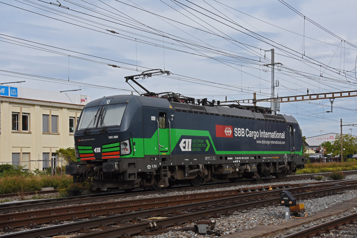 Siemens Vectron 193 260-7 durchfährt den Bahnhof Pratteln. Die Aufnahme stammt vom 24.09.2020.