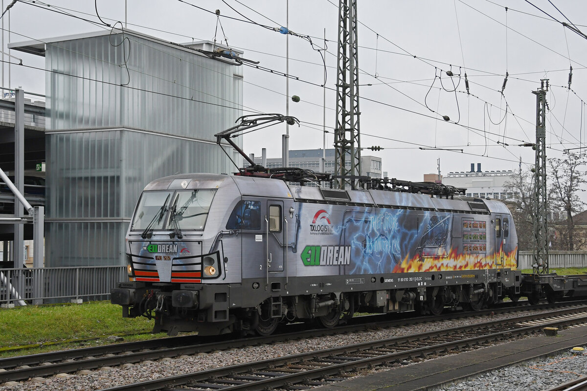 Siemens Vectron 193 282-1 durchfährt am 25.01.2023 den badischen Bahnhof.