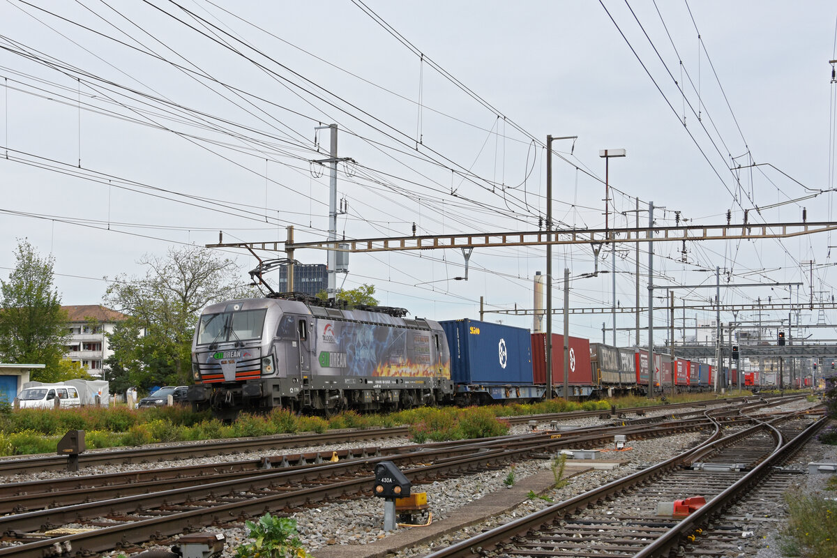 Siemens Vectron 193 282-1 durchfährt am 13.09.2022 den Bahnhof Pratteln.