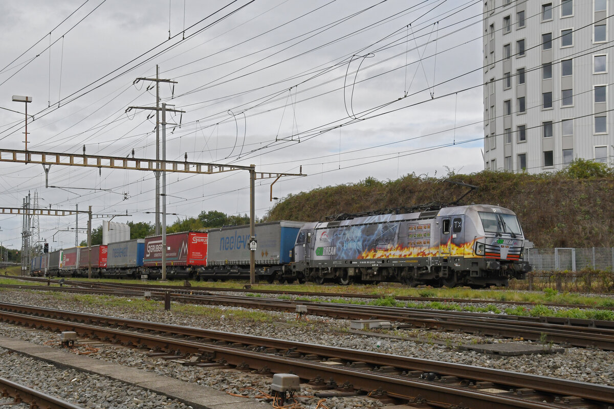 Siemens Vectron 193 282-1 durchfährt am 10.09.2024 solo den Bahnhof Pratteln.