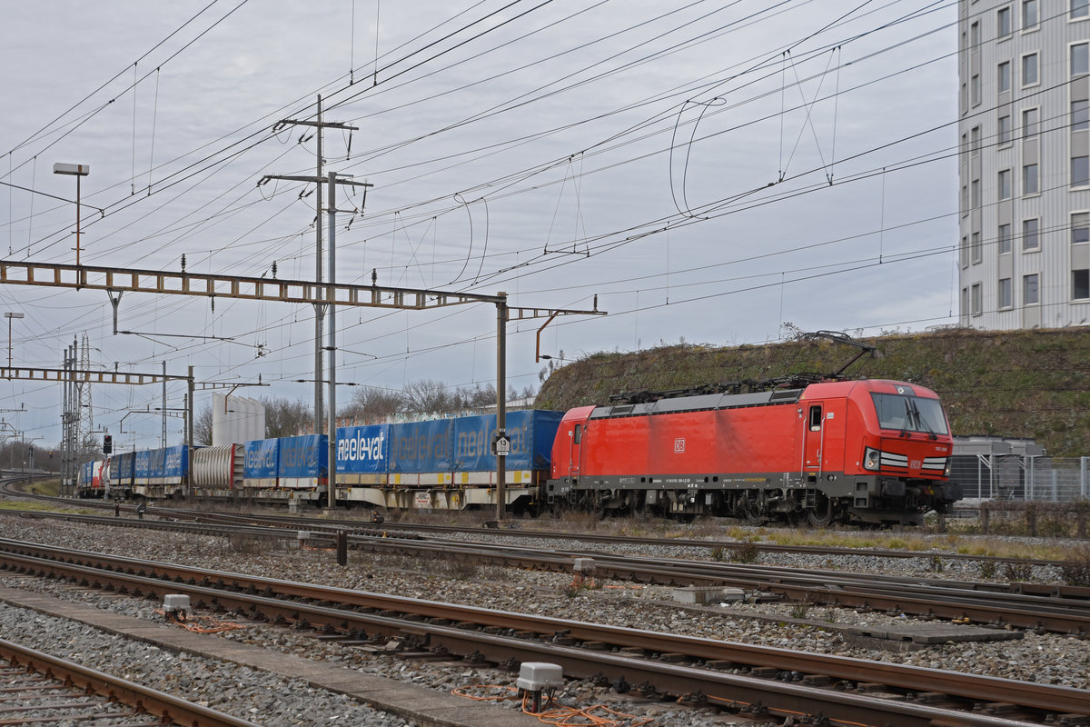 Siemens Vectron 193 308-4 der DB durchfährt den Bahnhof Pratteln. Die Aufnahme stammt vom 04.02.2021.