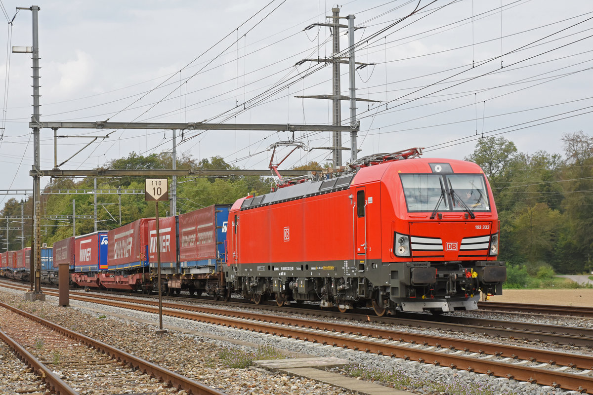 Siemens Vectron 193 333-2 der DB durchfährt den Bahnhof Möhlin. Die Aufnahme stammt vom 06.09.2018.