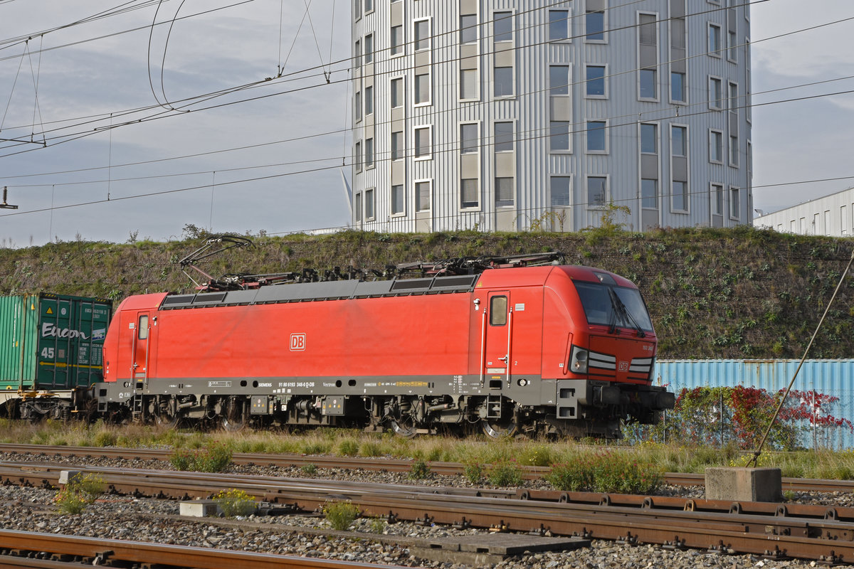 Siemens Vectron 193 348-0 der DB, durchfährt den Bahnhof Pratteln. Die Aufnahme stammt vom 20.10.2020.