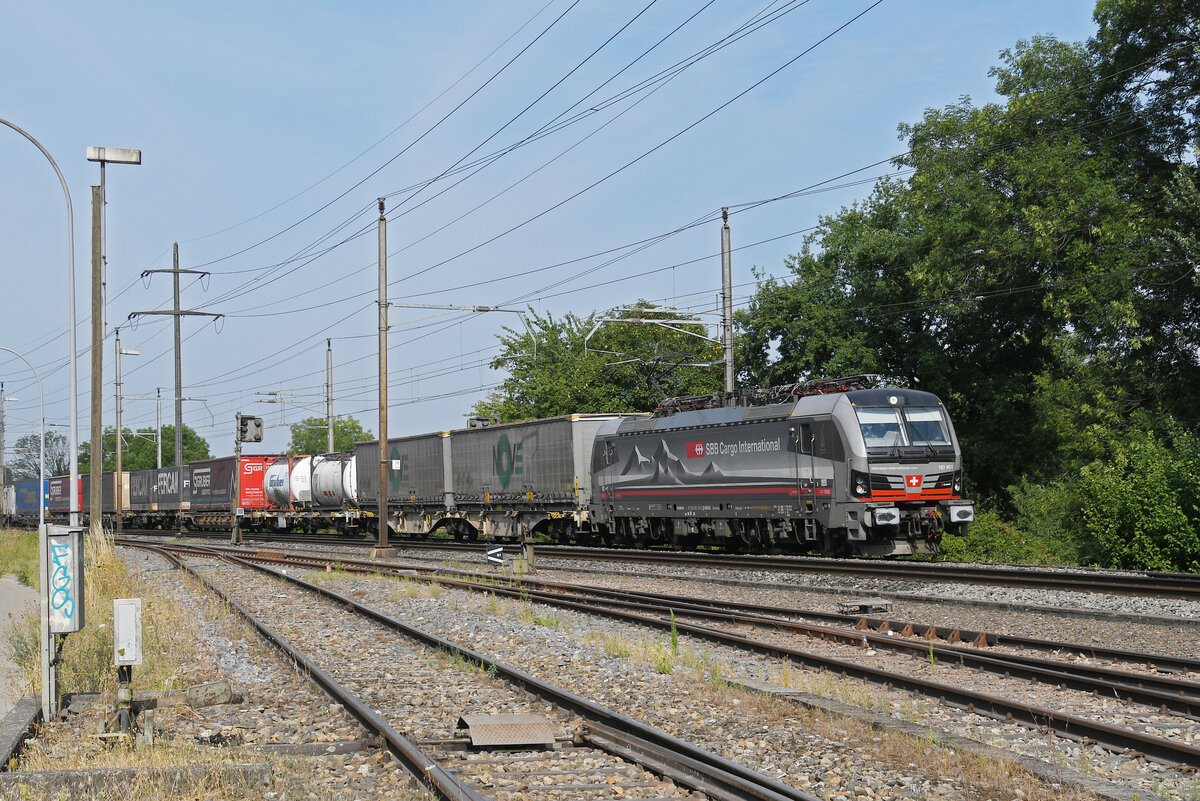 Siemens Vectron 193 451-2 f�hrt am 15.07.2026 Richtung Station Augarten.