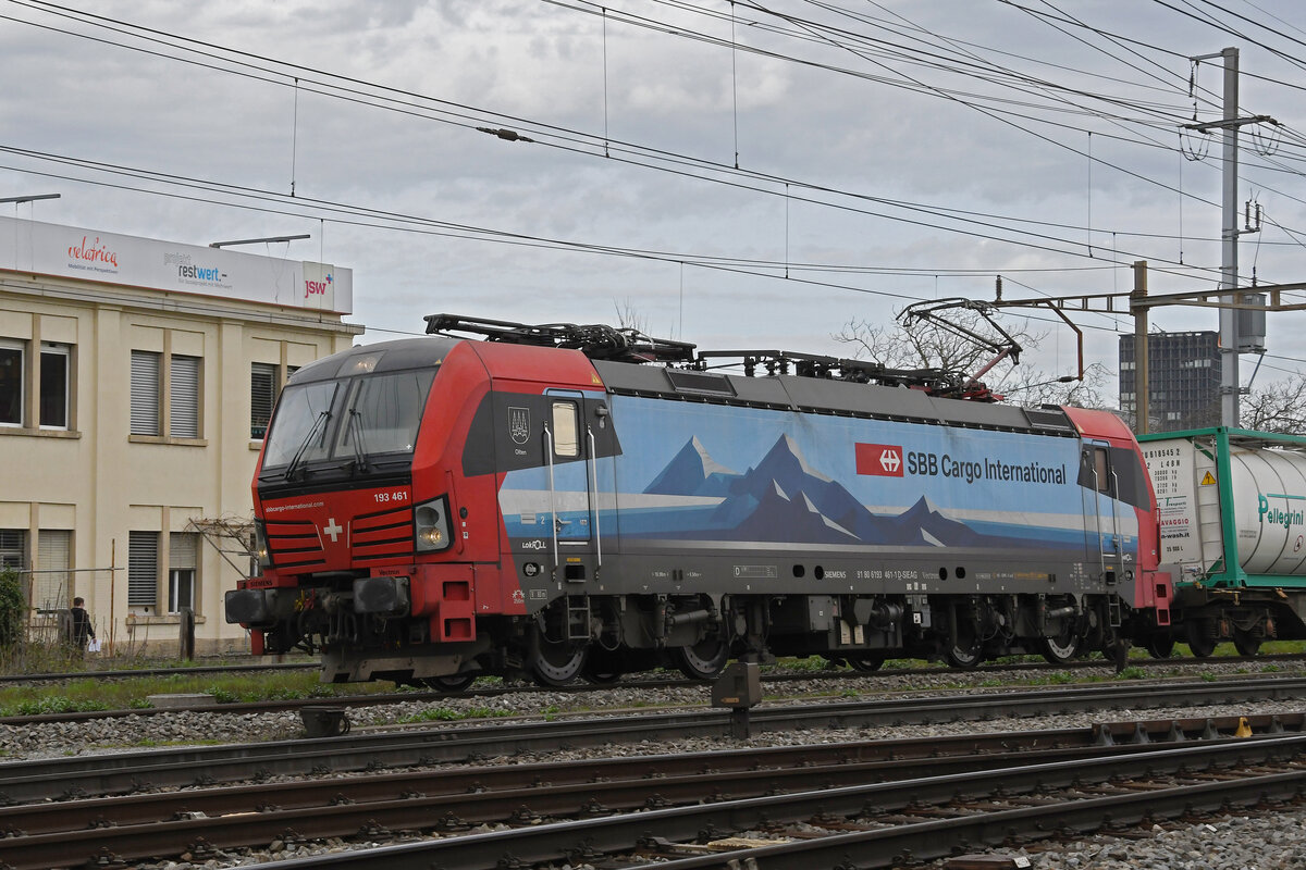 Siemens Vectron 193 461-1 durchfährt am 29.03.2023 den Bahnhof Pratteln.