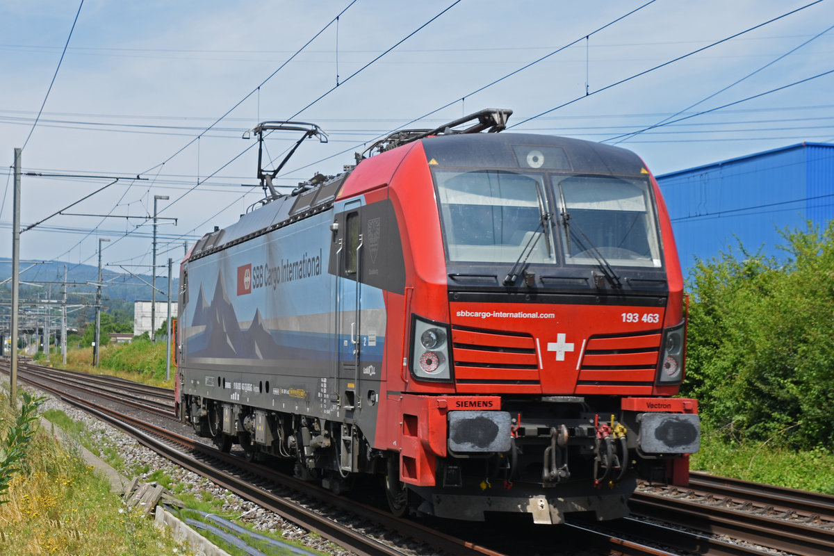 Siemens Vectron 193 463-7 fährt Richtung Bahnhof Lausen. Die Aufnahme stammt vom 17.07.2019.