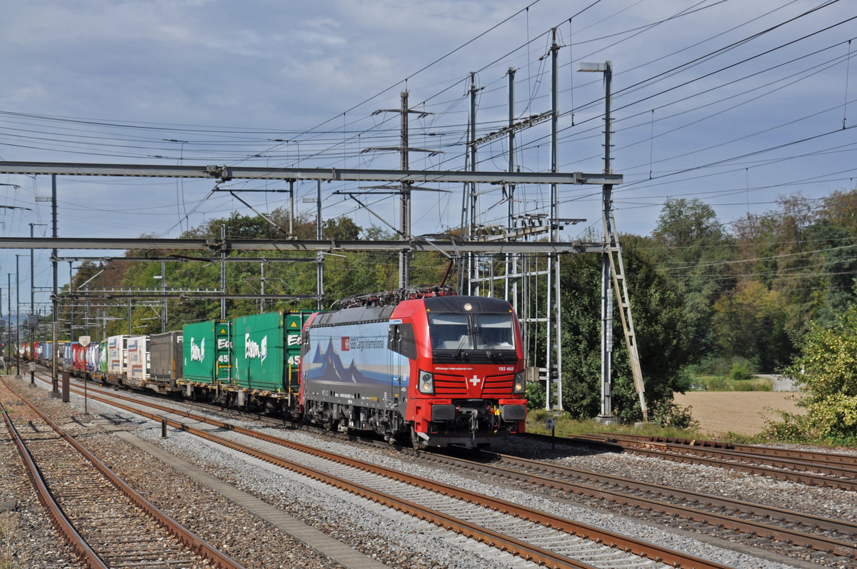 Siemens Vectron 193 468-6 durchfährt den Bahnhof Möhlin. Die Aufnahme stammt vom 27.08.2018.