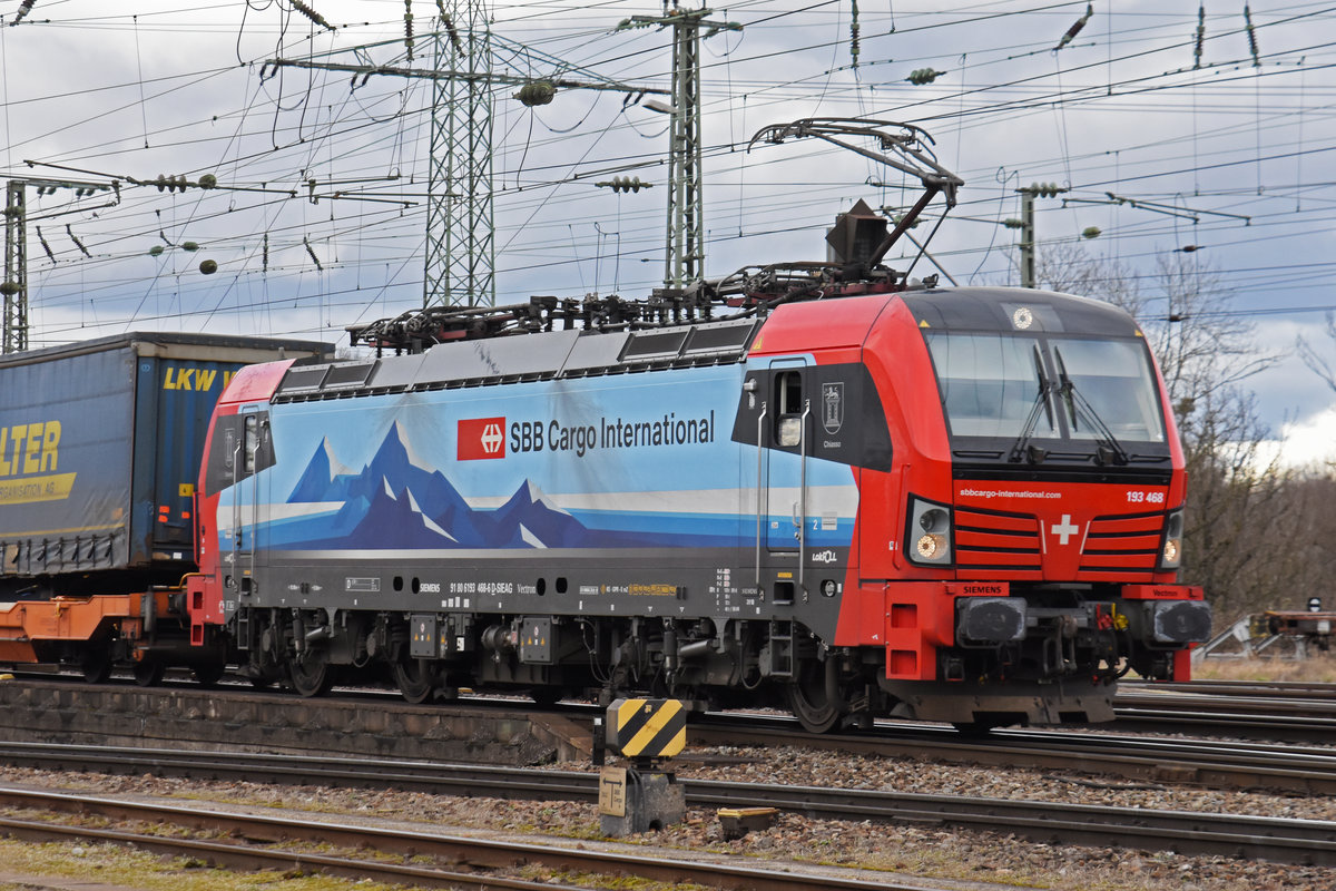 Siemens Vectron 193 468-6 durchfährt den badischen Bahnhof. Die Aufnahme stammt vom 14.02.2020.