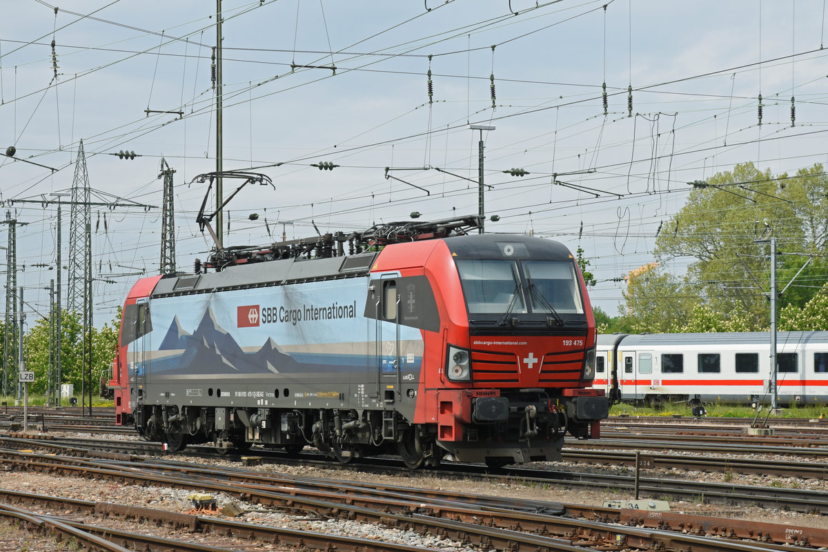 Siemens Vectron 193 475-1 durchfährt den badischen Bahnhof. Die Aufnahme stammt vom 17.05.2019.