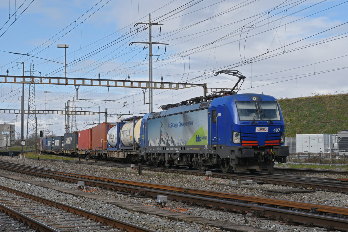 Siemens Vectron 193 497-5 durchfährt den Bahnhof Pratteln. Die Aufnahme stammt vom 09.03.2020.