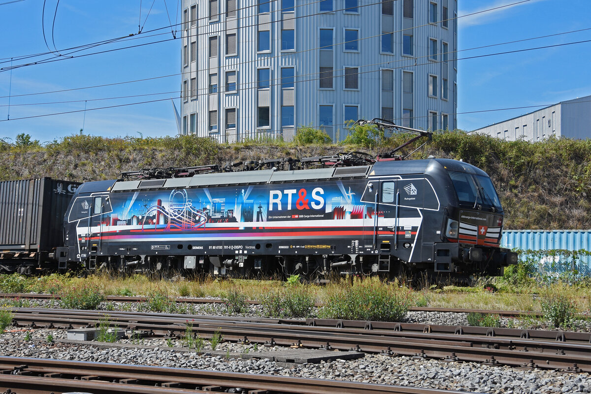 Siemens Vectron 193 701-0 durchfährt den Bahnhof Pratteln. Die Aufnahme stammt vom 12.07.2022.