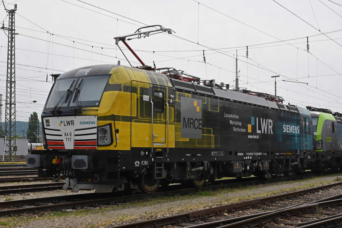 Siemens Vectron 193 717-6 steht in der Abstellanlage beim badischen Bahnhof. Die Aufnahme stammt vom 22.05.2020.