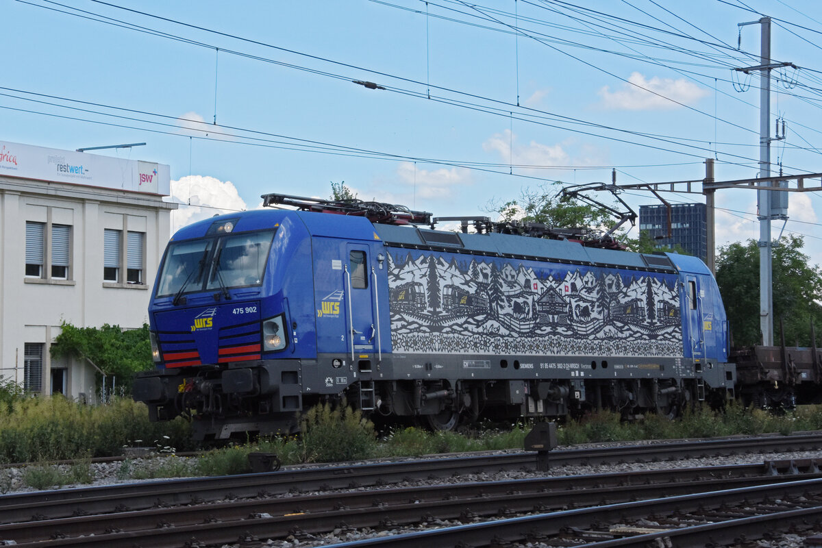 Siemens Vectron 475 902-3 der WRS durchfährt am 05.07.2022 den Bahnhof Pratteln.