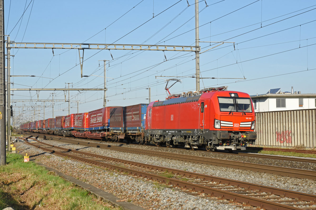 Siemens Vectron der DB 193 333-2, durchfährt den Bahnhof Rheinfelden. Die Aufnahme stammt vom 11.09.2018.
