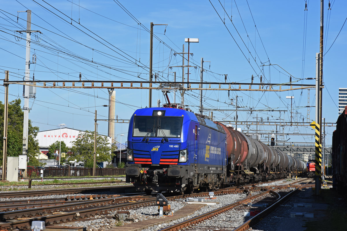 Siemens Vectron der WRS 193 493-4 durchfährt den Bahnhof Pratteln. Die Aufnahme stammt vom 13.09.2019.