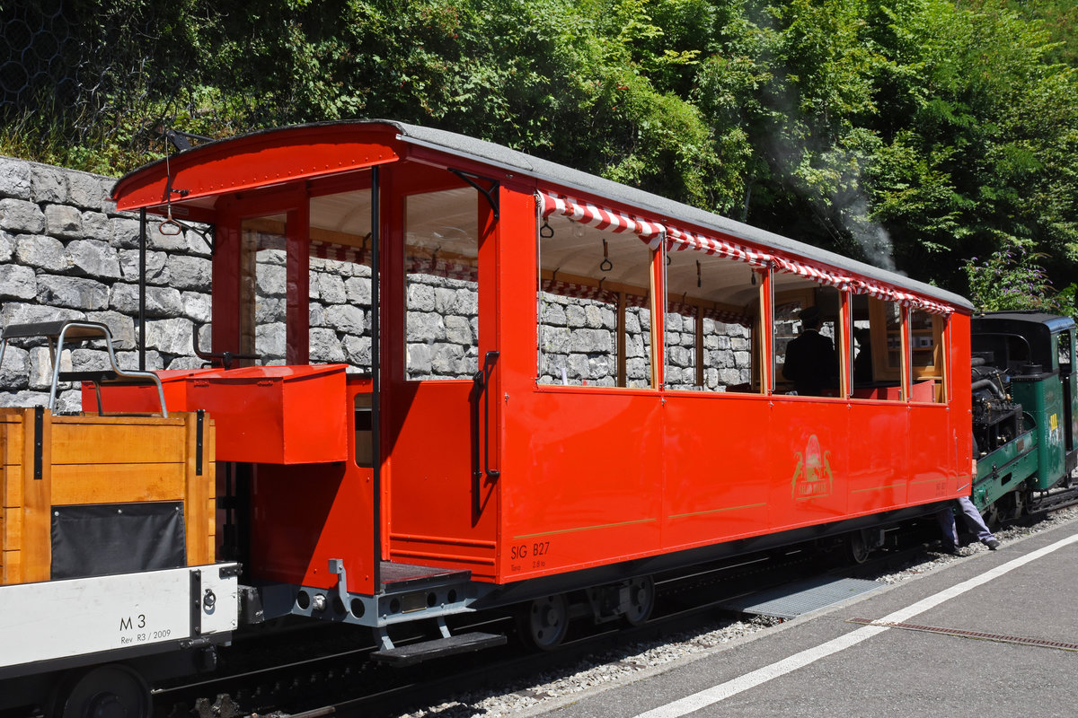 SIG B 27 Salon Rouge der Brienzer Rothorn Bahn, aus dem Jahre 1936, wartet an der Talstation in Brienz. Die Aufnahme stammt vom 27.07.2018.