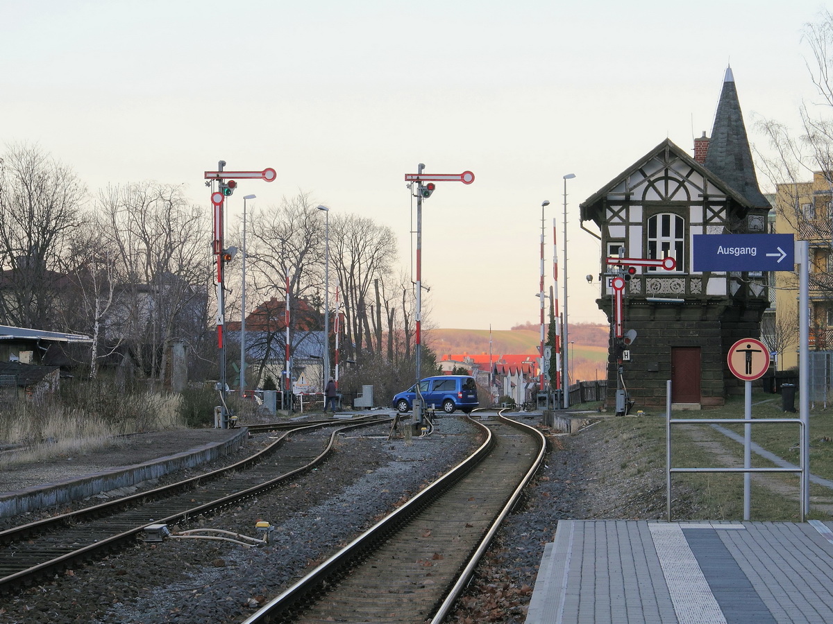 Signalanlage in Richtung Quedlinburg  im Bereich des Hauptbahnhof Thale am 23. Februar 2014.



