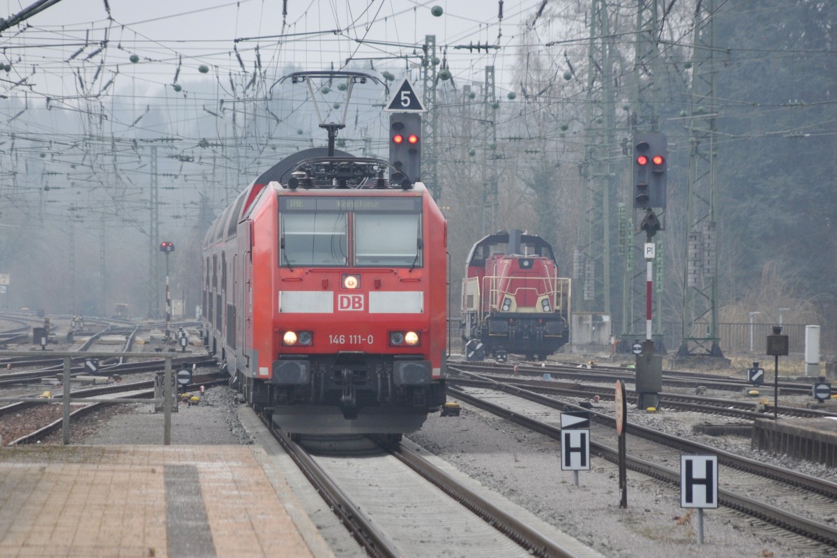 SINGEN/Hohentwiel (Landkreis Konstanz), 26.02.2014, 146-111 als IRE 4719 nach Konstanz  bei der Einfahrt in den Bahnhof Singen (Hohentwiel)