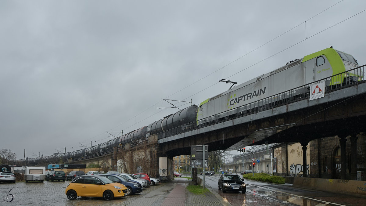  Sir Reiner  von Captrain wartet bei feinstem Aprilwetter auf die Weiterfahrt. (Dresden, April 2017)