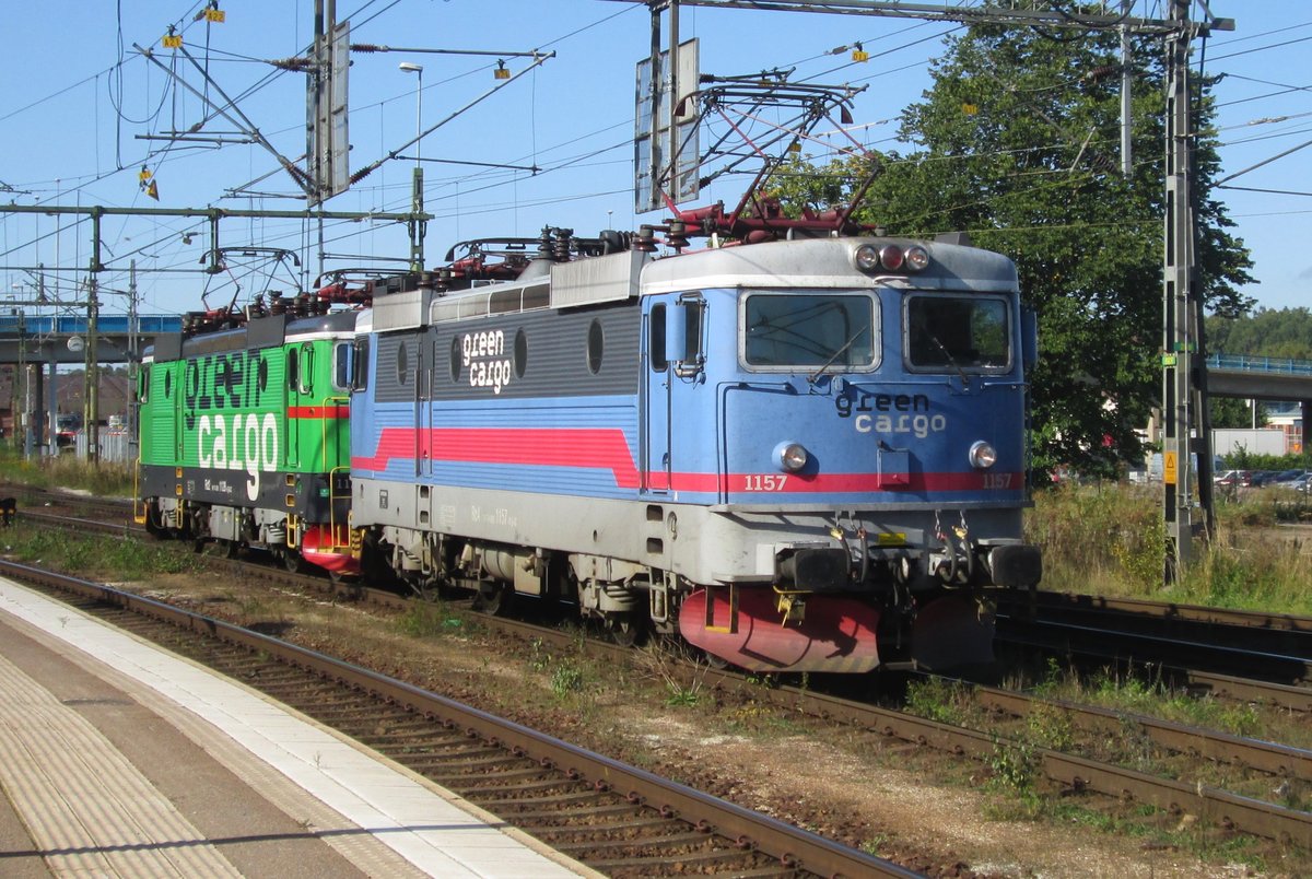 SJ 1157 steht am 11 September 2015 in Hallsberg.