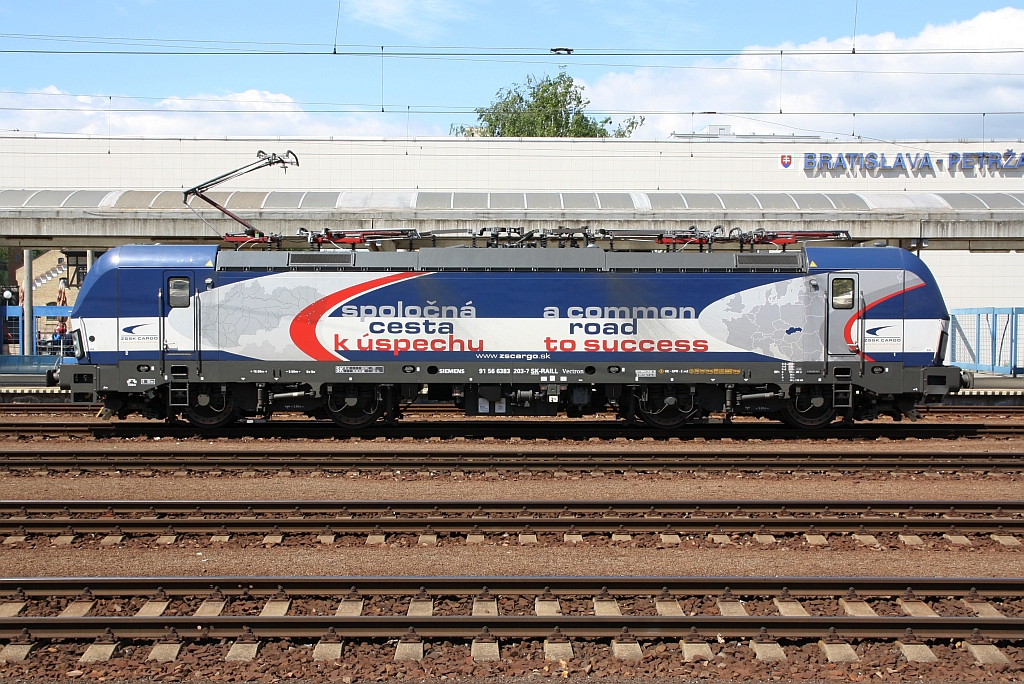 SK-RAILL 383 203-7 am 28.April 2019 im Bahnhof Bratislava Petrzalka.
