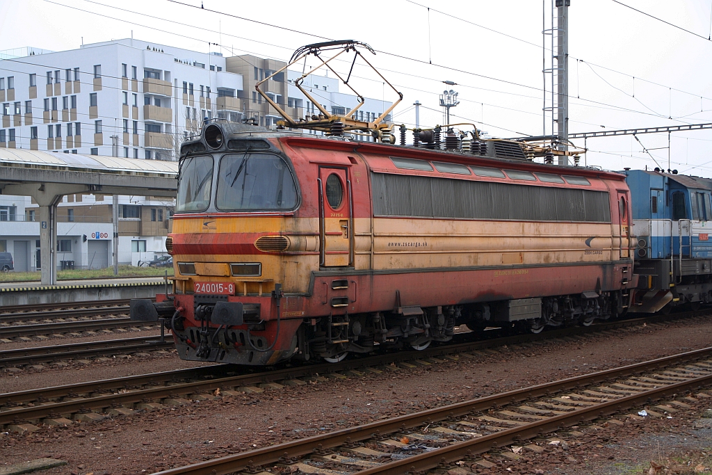 SK-ZSSKC 240 015-8 am 09.Jänner 2020 im Bahnhof Bratislava-Petrzalka.