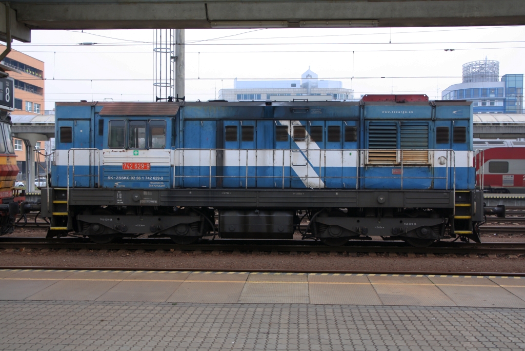 SK-ZSSKC 742 629-9 am 09.Jänner 2020 im Bahnhof Bratislava-Petrzalka.
