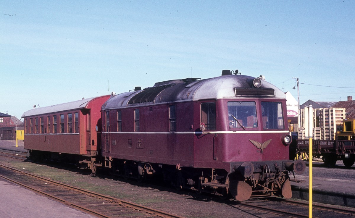Skagensbanen, SB: Diesellok M 5 Frederikshavn am 25. Februar 1975.