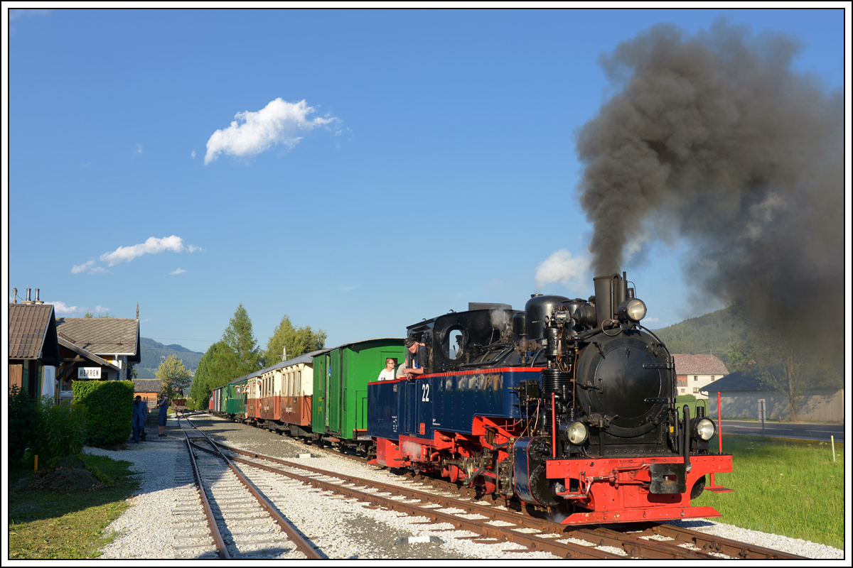 SKGLB 22 bespannte am 19.7.2018 einen Sonderzug von Mauterndorf in der Ferienregion Lungau, nach Murau und wieder retour. Die Aufnahme zeigt den Zug bei der Retourfahrt in Maria Pfarr.