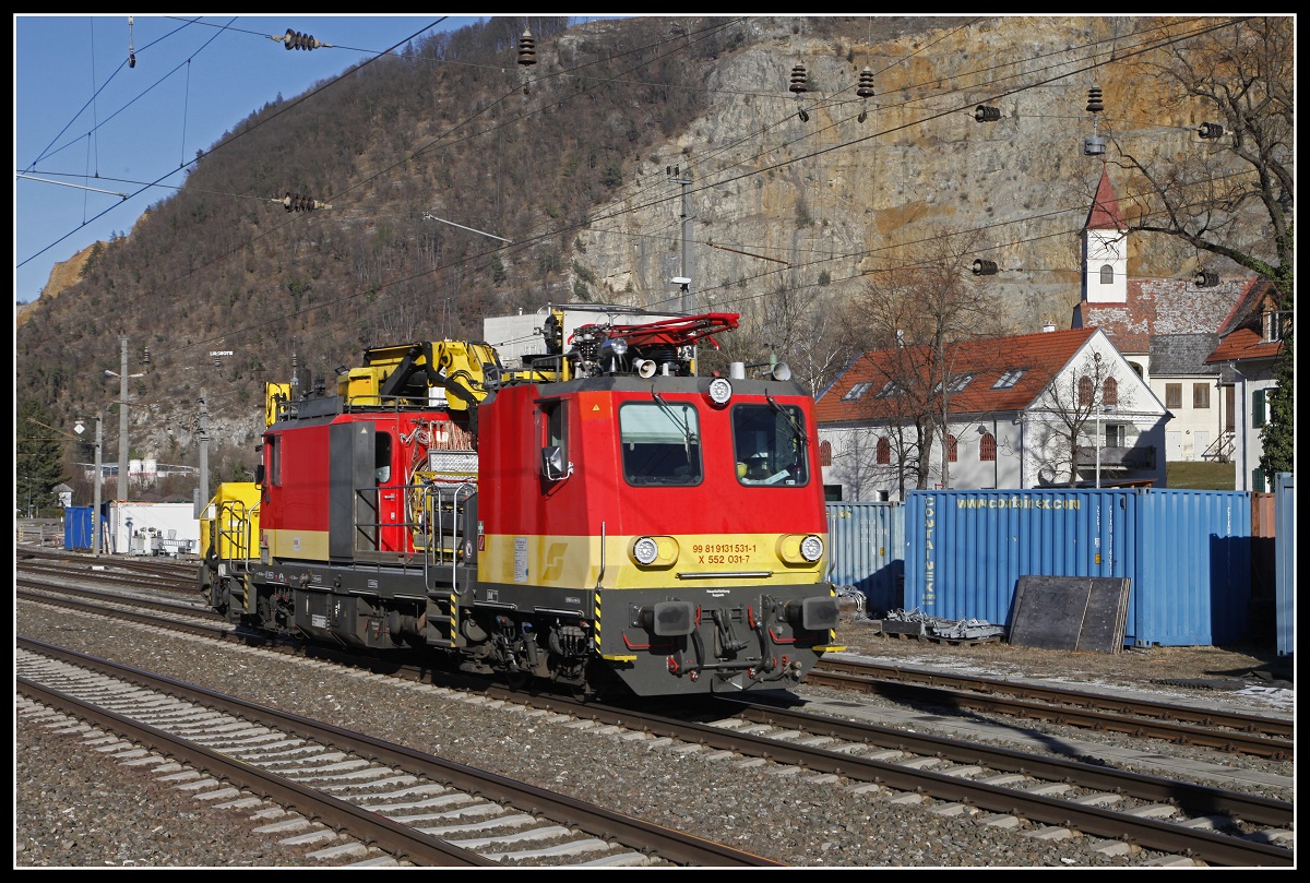 SKL X552.031 fährt am 11.01.2019 durch den Bahnhof Peggau - Deutschfeitritz.