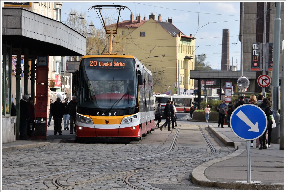 Skoda 15T 9400 in Praha-Smichov. (06.04.2017)