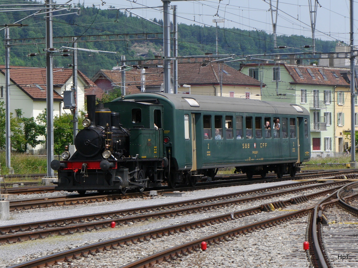 SLM E 2/2  1 mit Personenwagen unterwegs im Bahnhofsareal von Brugg am 26.05.2018