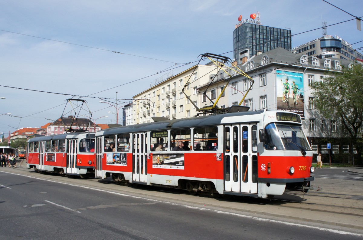 Slowakei / Straßenbahn Bratislava: Tatra T3P - Wagen 7787 ...aufgenommen im Mai 2015 an der Haltestelle  Trnavské mýto  in Bratislava.