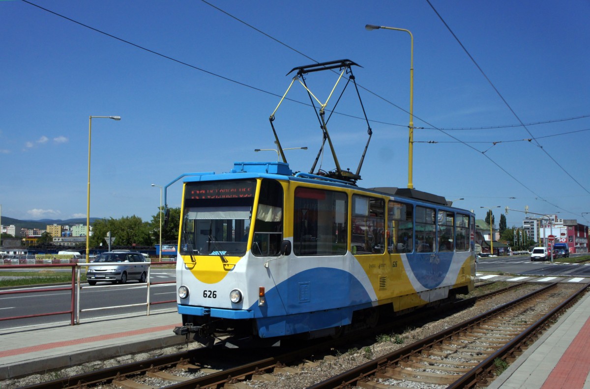 Slowakei / Straßenbahn Košice: Tatra T6A5 - Wagennummer 626 ...aufgenommen in der Haltestelle  Moldavská  im Juni 2014.

