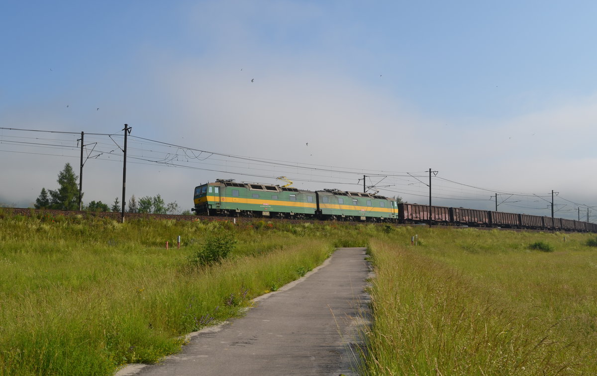 Slowakei: Zssk 131 006-9 131 005-1 auf dem Staudamm in Bešeňová 25.06.2020