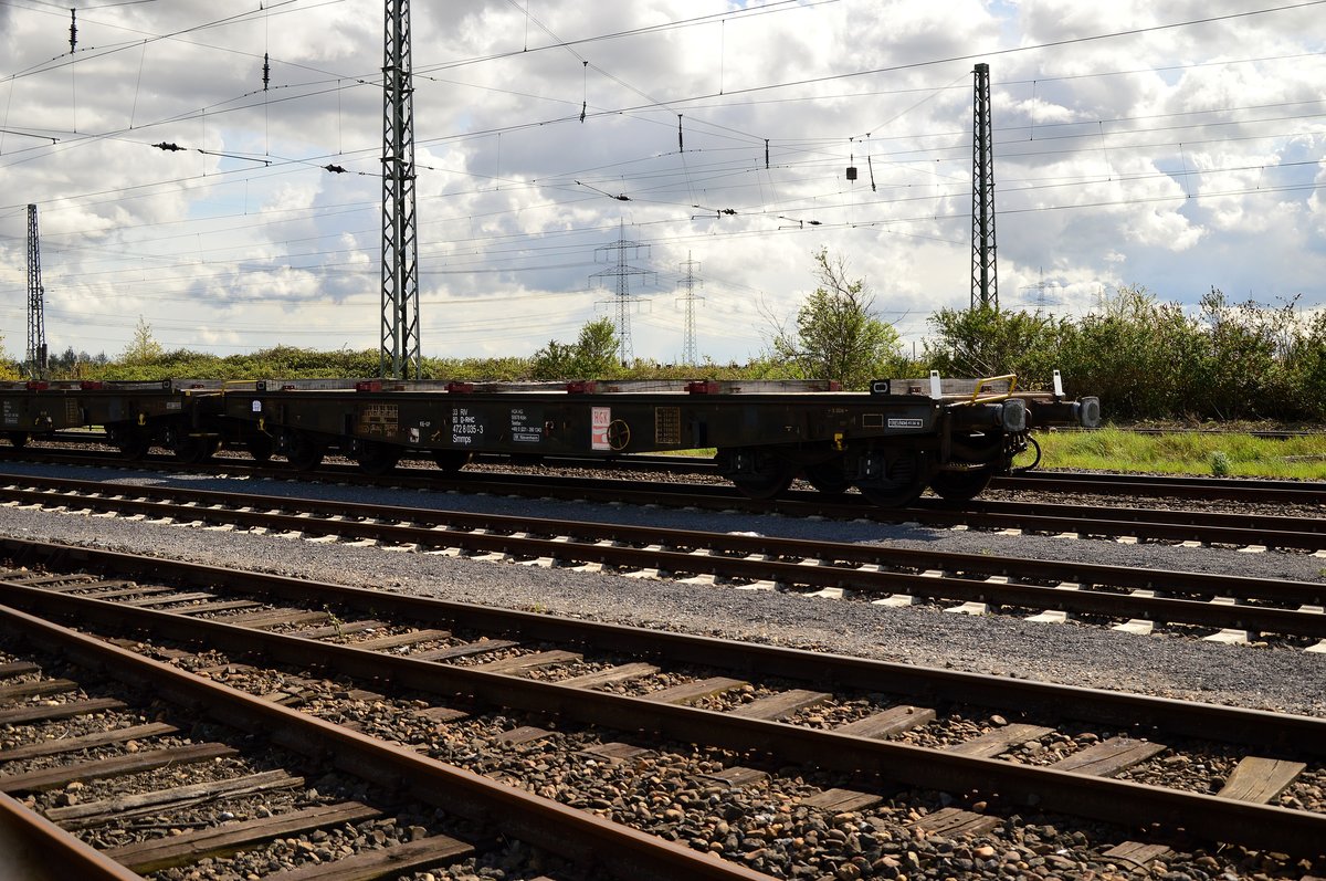 Smmps der RHC vierachsiger Coiltransportwagen in Nievenheim am Übergabebahnhof. 24.4.2016