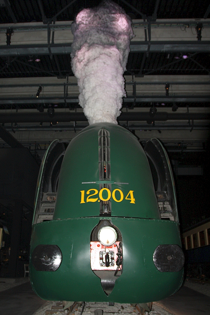 SNCB 12.004 (Hersteller: Cockerill, Seraing/Belgien, Baujahr:1939) am 23.Juli 2026 in der Train World beim Gare Schaerbeek.