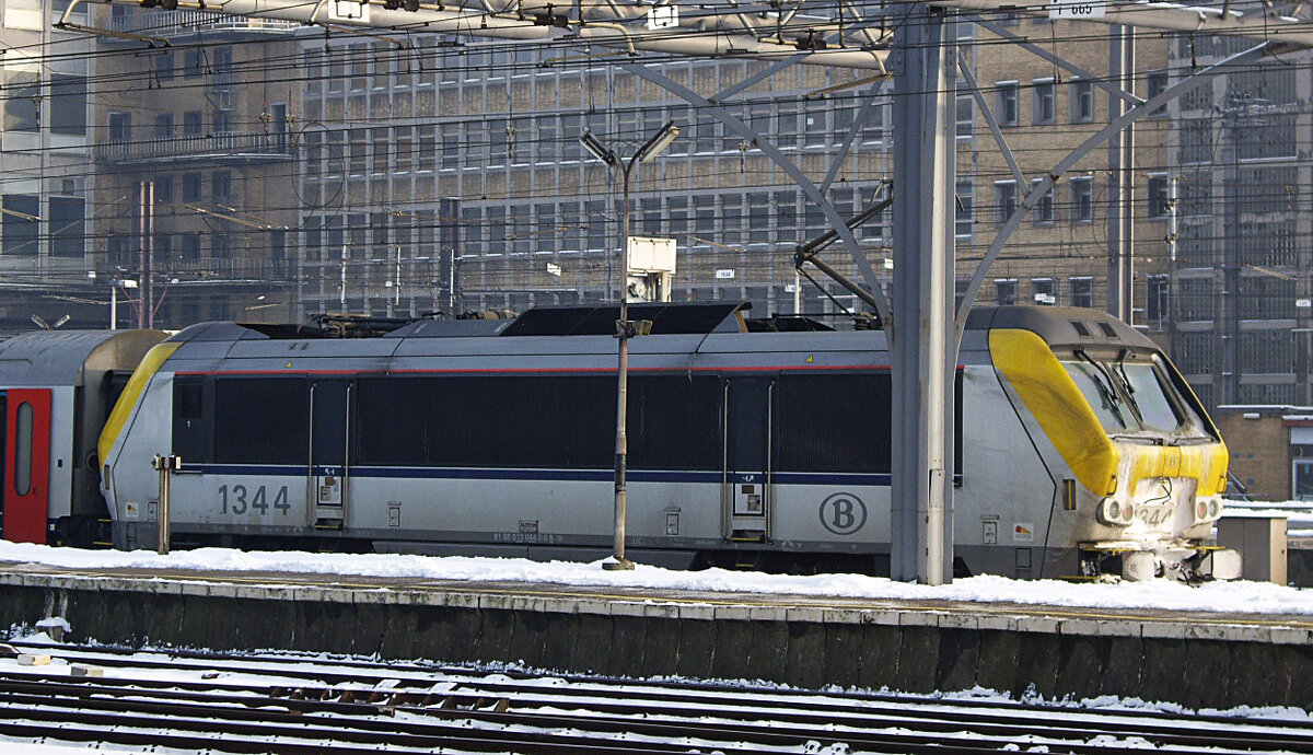 SNCB 1344, 013 044 0-6, Bruxelles Midi, 3.12.2010.
