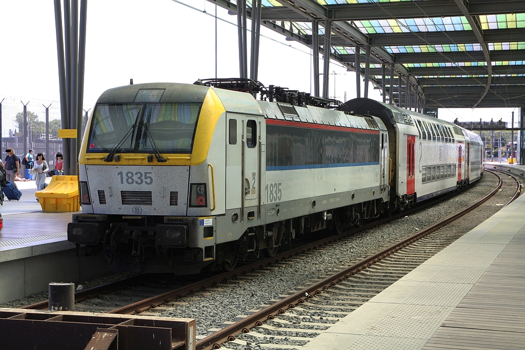 SNCB 1835 (180 350-6) ist am 27.Juli 2026 mit dem IC 534 von Eupen im Gare de Oostende angekommen.