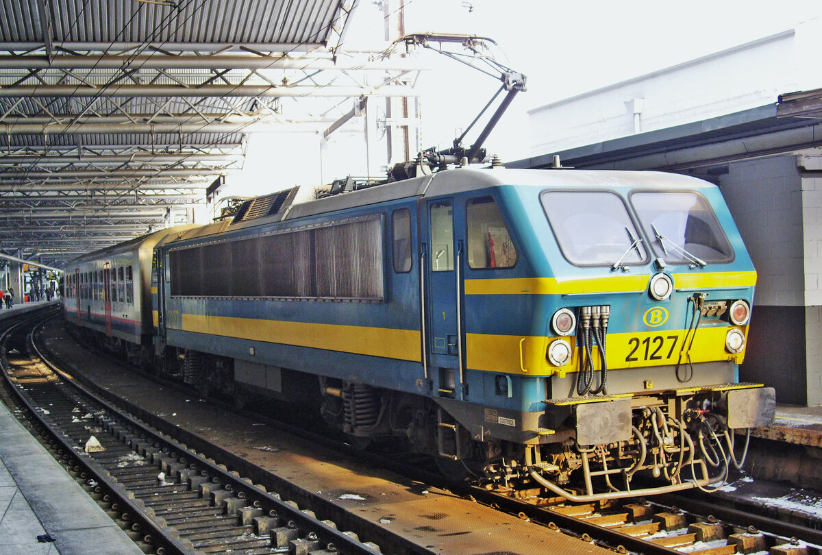 SNCB 2127, Bruxelles Midi, 3.12.2010.