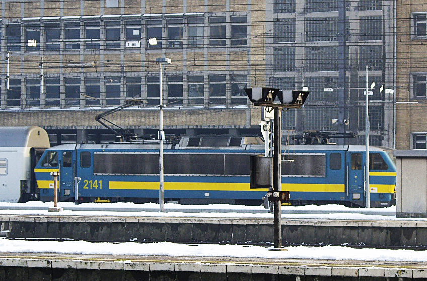 SNCB 2141, Bruxelles Midi, 3.12.2010.