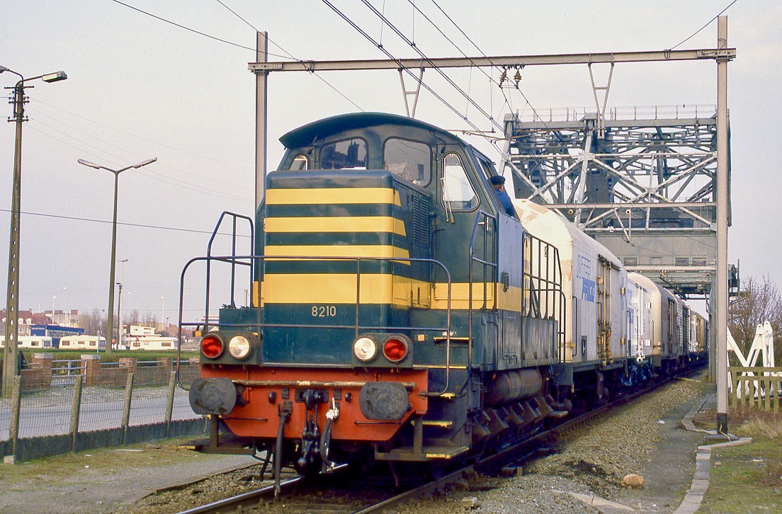 SNCB 8210, Zeebrugge, 02.04.1988.
