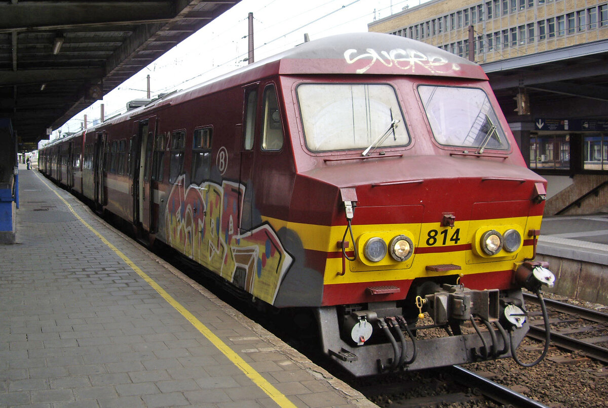 SNCB AM75 No. 814, Bruxelles Midi, 30.10.2011.